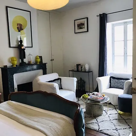 D'hotes Maison Mondenard 홈스테이 네라끄